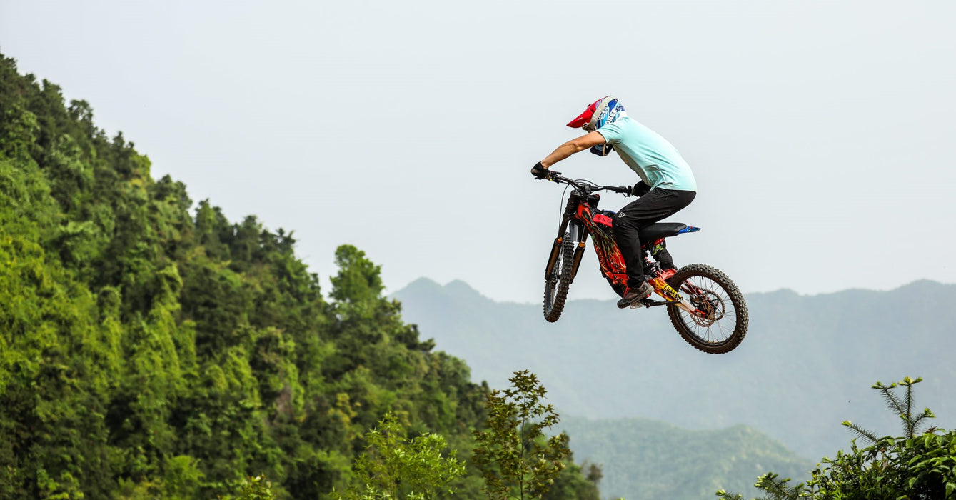 2025 60v 6000W Sur Ron Light Bee X Middrive Ebike 40AH Off-Road Electric Dirt Bike